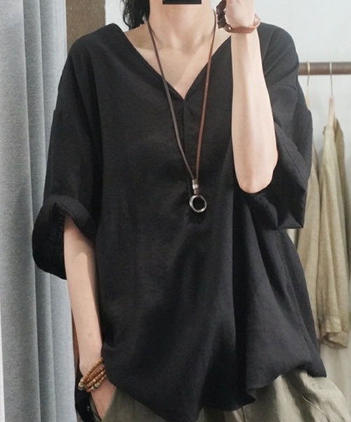 i-dare(アイディア)の「【i-dare】Vネック スキッパーデザイン 半袖 ブラウス(シャツ/ブラウス・レディース・ピンク/グリーン/ホワイト/ブラック/アイボリー・X-LARGE/LARGE/MEDIUM)」の4枚目の写真