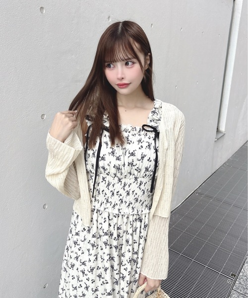 one way(ワンウェイ)の「スパンコールニットカーディガン(カーディガン/ボレロ・レディース・ブルー/オフホワイト/イエロー/ネイビー・FREE)」の10枚目の写真