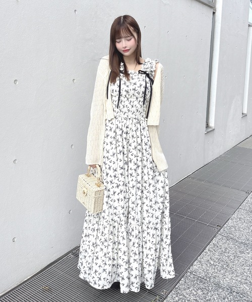 one way(ワンウェイ)の「スパンコールニットカーディガン(カーディガン/ボレロ・レディース・ブルー/オフホワイト/イエロー/ネイビー・FREE)」の14枚目の写真