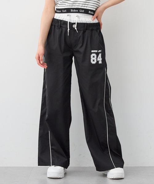 BISKEE（ビスキー）の「ダブルウエスト ナンバーロゴワイドパンツ（カーゴパンツ・キッズ・ブラック/ネイビー・140cm/150cm/160cm）」の3枚目の写真