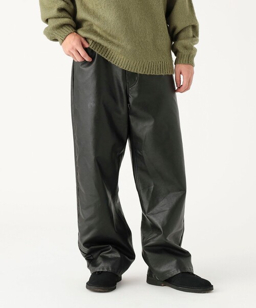 B:MING by BEAMS(ビーミングバイビームス)の「フェイクレザー ワイド パンツ(その他パンツ・メンズ・ブラック・XL/L/M/S)」の1枚目の写真