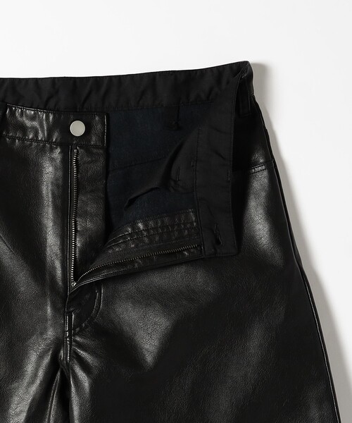 B:MING by BEAMS(ビーミングバイビームス)の「フェイクレザー ワイド パンツ(その他パンツ・メンズ・ブラック・XL/L/M/S)」の9枚目の写真