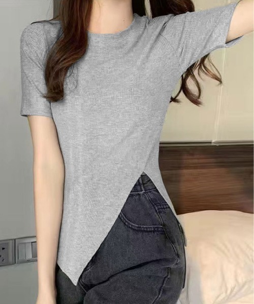 kirakiraShop(キラキラショップ)の「サイドスリット 半袖 Tシャツ(ニット/セーター・レディース・グレー/ベージュ/ブラック/ホワイト・FREE)」の3枚目の写真