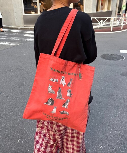 SOUNDSGOOOOD（サウンズグッド）の「【SOUNDSGOOOOD】犬プリントチャーム付きトートバッグ（トートバッグ・レディース・ピンク/ブルー/ブラック/オレンジ/パープル/グリーン/ブラウン・ONE SIZE）」の7枚目の写真