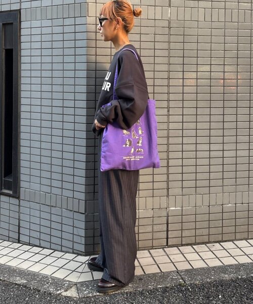 SOUNDSGOOOOD（サウンズグッド）の「【SOUNDSGOOOOD】犬プリントチャーム付きトートバッグ（トートバッグ・レディース・ピンク/ブルー/ブラック/オレンジ/パープル/グリーン/ブラウン・ONE SIZE）」の13枚目の写真