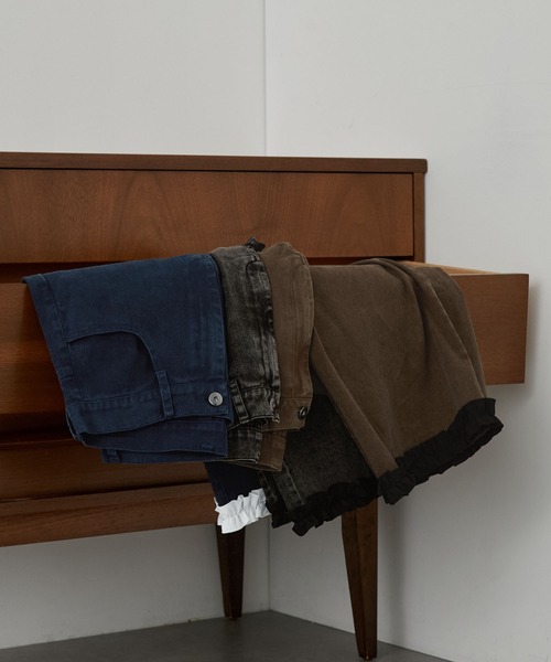 nui nullu（ヌイヌル）の「【nui nullu】ヴィンテージライクフリルデザインワイドデニムパンツ（デニムパンツ・レディース・ブラウン/ブラック/ブルー・L/M/S）」の8枚目の写真