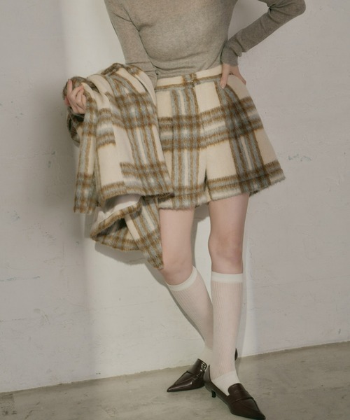 Olu.（オルドット）の「シャギータックショートパンツ[セットアップ可能]（その他パンツ・レディース・グレー/ホワイト×ブラウン/アイボリー/ブラウン・1/0）」の3枚目の写真