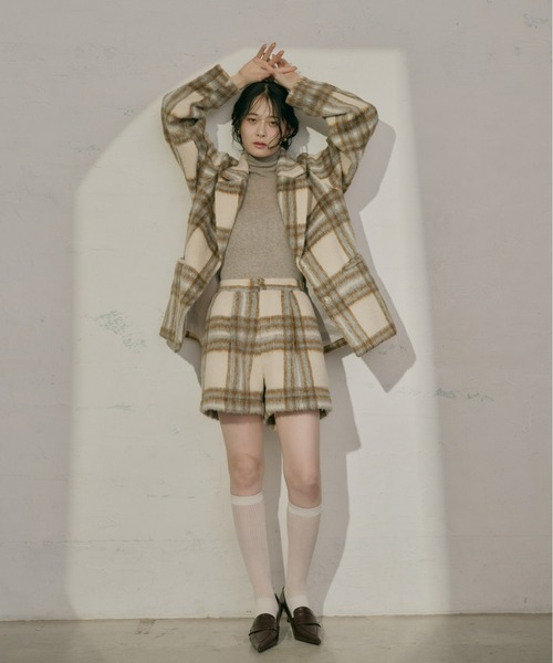 Olu.（オルドット）の「シャギータックショートパンツ[セットアップ可能]（その他パンツ・レディース・グレー/ホワイト×ブラウン/アイボリー/ブラウン・1/0）」の7枚目の写真