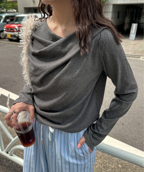 PILIT(ピリット)の「ドレープオフショルトップス(Tシャツ/カットソー・レディース・オフホワイト/杢グレー/ブラウン・MEDIUM)」の2枚目の写真