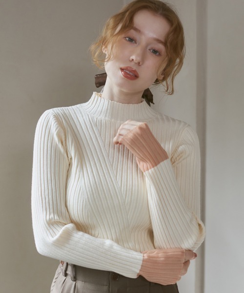 Bab（バブ）の「【ボトルネック/ラウンドネックから選べる】【20パターン】シアー使い 配色リブニットトップス（ニット/セーター・レディース・グレー系1/ブルー/ブルー系1/ベージュ系1/ベージュ/イエロー/チャコール/ブラウン系1/グレー系その他2/アイボリー系1/ブラウン/ホワイト系その他2/ブラック系その他2/グレー系その他/イエロー系1/ブラック系1/ブラック/アイボリー/ホワイト系その他/ブラック系その他・FREE）」の3枚目の写真