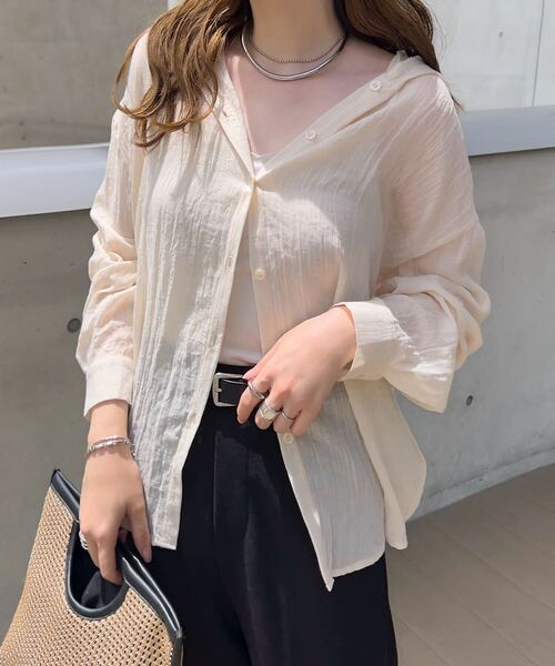 Petitle（プチレ）の「[ 低身長向けサイズ ] シアーガーゼロングシャツパーカー（シャツ/ブラウス・レディース・ライトベージュ/ブラック/オフホワイト/ブルー/グレー・PM）」の4枚目の写真