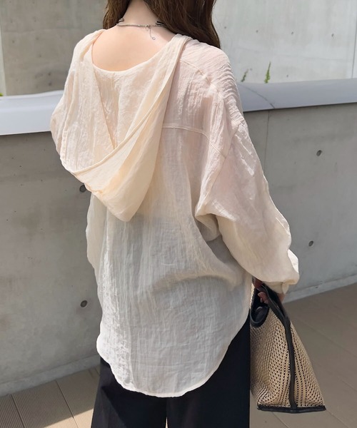 Petitle（プチレ）の「[ 低身長向けサイズ ] シアーガーゼロングシャツパーカー（シャツ/ブラウス・レディース・ライトベージュ/ブラック/オフホワイト/ブルー/グレー・PM）」の15枚目の写真