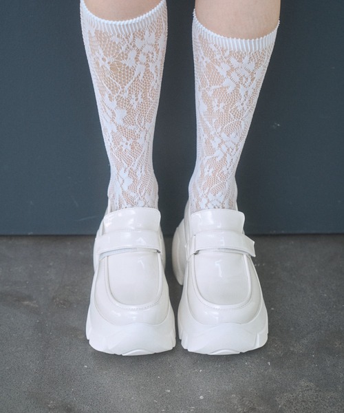 Lovilyn（ラヴィリン）の「【初販即完】-5kg厚底ベルクロローファー（ローファー・レディース・ホワイト/ブラック/ブラック系その他・SMALL/MEDIUM/LARGE）」の21枚目の写真