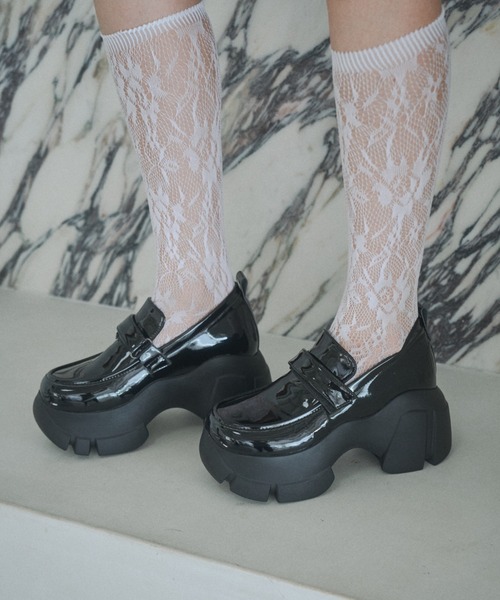 Lovilyn（ラヴィリン）の「【初販即完】-5kg厚底ベルクロローファー（ローファー・レディース・ホワイト/ブラック/ブラック系その他・SMALL/MEDIUM/LARGE）」の6枚目の写真