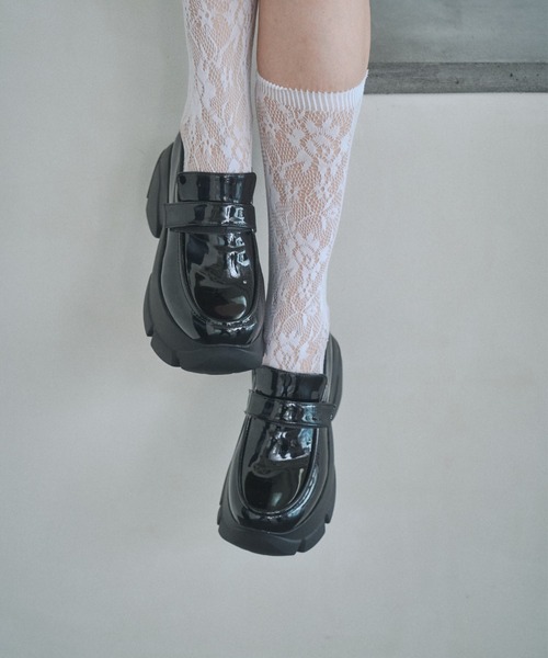 Lovilyn（ラヴィリン）の「【初販即完】-5kg厚底ベルクロローファー（ローファー・レディース・ホワイト/ブラック/ブラック系その他・SMALL/MEDIUM/LARGE）」の15枚目の写真