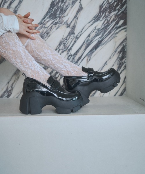 Lovilyn（ラヴィリン）の「【初販即完】-5kg厚底ベルクロローファー（ローファー・レディース・ホワイト/ブラック/ブラック系その他・SMALL/MEDIUM/LARGE）」の13枚目の写真