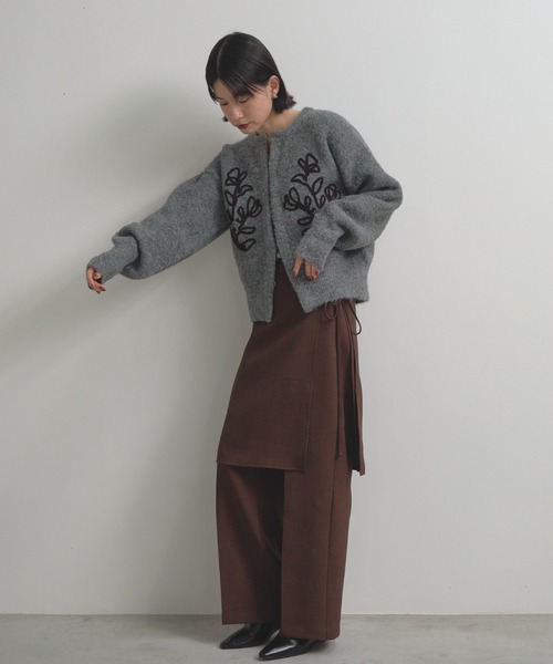 Shelly island（シェリーアイランド）の「テープ刺繍カーディガン（ニット/セーター・レディース・ブラウン/グレー/ブラック・FREE）」の9枚目の写真