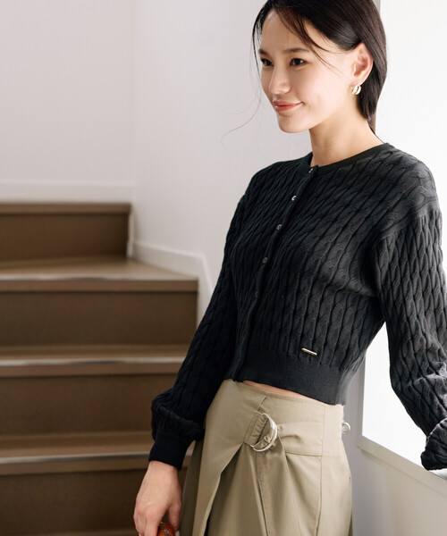 COMME CA ISM（コムサイズム）の「ミニケーブル　クルーネックカーディガン（カーディガン/ボレロ・レディース・グリーン/ブラック・LARGE/MEDIUM）」の3枚目の写真