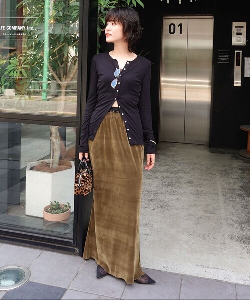 NOLLEY’S（ノーリーズ）の「【MAQWEL/マクウェル】ウォッシャブルベロアロングスカート（スカート・レディース・ブラウン/カーキ・1/2）」の13枚目の写真