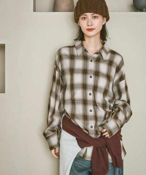 LAKOLE（ラコレ）の「ビエラオンブレチェックシャツ / 586530（シャツ/ブラウス・レディース・ブラック/グレー/ブルー/ブラウン・FREE）」の3枚目の写真