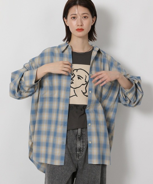 LAKOLE（ラコレ）の「ビエラオンブレチェックシャツ / 586530（シャツ/ブラウス・レディース・ブラック/グレー/ブルー/ブラウン・FREE）」の4枚目の写真