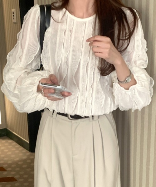 Aelina(エリナ)の「長袖トップス(その他トップス・レディース・オフホワイト/ブラック・F)」の1枚目の写真