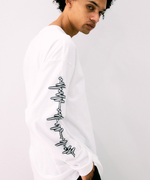 NOISE MAKER（ノイズメーカー）の「スリーブプリントロンTEE（Tシャツ/カットソー・メンズ・ホワイト/ブラック・M/XL/L）」の5枚目の写真