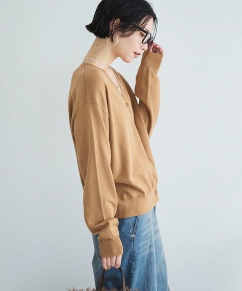 Doux archives(ドゥアルシーヴ)の「機能性 Vネックカーディガン(ニット/セーター・レディース・キャメル/ネイビー/グレー・FREE)」の17枚目の写真