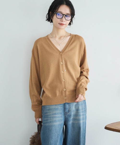 Doux archives(ドゥアルシーヴ)の「機能性 Vネックカーディガン(ニット/セーター・レディース・キャメル/ネイビー/グレー・FREE)」の18枚目の写真
