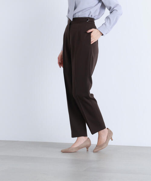 NATURAL BEAUTY BASIC(ナチュラルビューティーベーシック)の「◇【Oggi掲載】サイドバックルテーパードパンツ(その他パンツ・レディース・ダークブラウン/ネイビー/イエロー・SMALL/MEDIUM)」の15枚目の写真