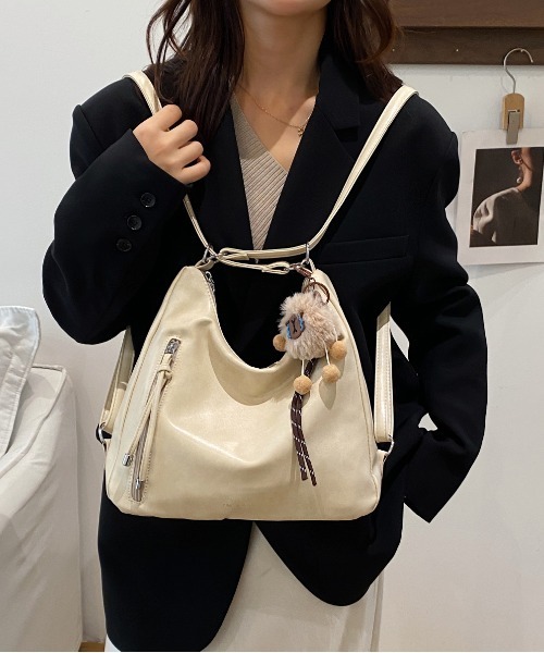 gossip！ロサンゼルス（ゴシップロサンゼルス）の「Y2K チャーム付き大容量バッグ ショルダーバッグ＆斜め掛けバッグ デイリー＆通勤用（ショルダーバッグ・レディース・ブラック/ブラウン/ブラウン系その他/オフホワイト・FREE）」の18枚目の写真