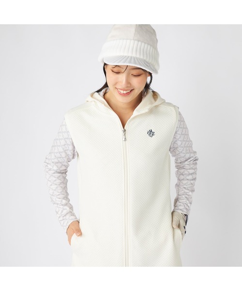 marie claire(マリ・クレール)の「marie claire GOLF マリクレールゴルフ ゴルフウェア ワンポイント ロゴ 膨れジャガード フルジップ ワンピースベスト(ワンピース・レディース・ブラック/オフホワイト/ブルー・M/L/LL)」の11枚目の写真
