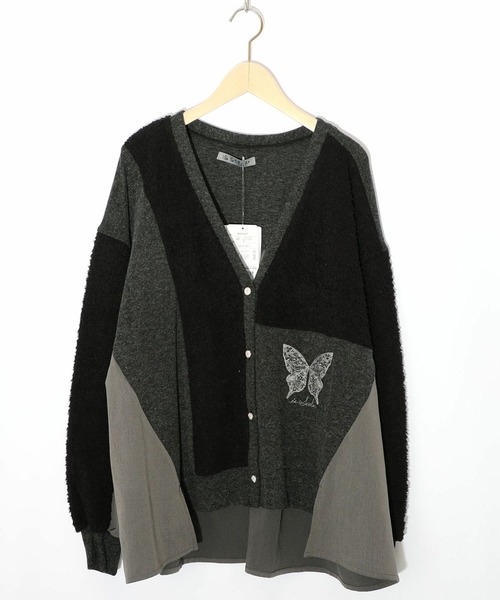 ScoLar（スカラー）の「ScoLar(スカラー) 蝶々の異素材切替カーディガン（カーディガン/ボレロ・レディース・グレー/チャコールグレー・MEDIUM）」の2枚目の写真