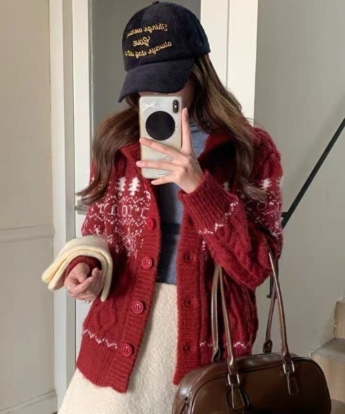 AsRiRe（アスリレイ）の「25aw/ノルディック柄ハイネックニットカーディガン（カーディガン/ボレロ・レディース・グレー/アイボリー/レッド・M）」の11枚目の写真