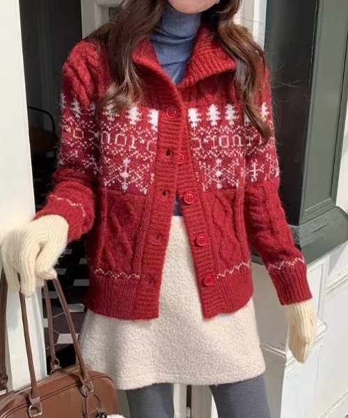 AsRiRe（アスリレイ）の「25aw/ノルディック柄ハイネックニットカーディガン（カーディガン/ボレロ・レディース・グレー/アイボリー/レッド・M）」の14枚目の写真