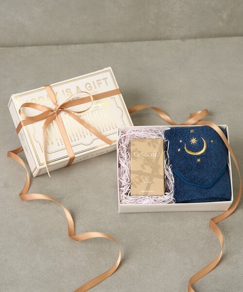BIRTHDAY BAR（バースデイバー）の「【ラッピングでお届け】オードトワレ&タオルハンカチセット（香水・レディース・ネイビー/アイボリー・0）」の2枚目の写真