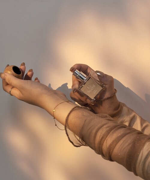 BIRTHDAY BAR（バースデイバー）の「【ラッピングでお届け】オードトワレ&タオルハンカチセット（香水・レディース・ネイビー/アイボリー・0）」の18枚目の写真