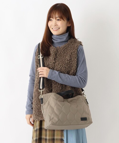one'sterrace(ワンズテラス)の「LIZ キルティング2WAYバッグ(トートバッグ・レディース・ベージュ系その他7・99)」の14枚目の写真