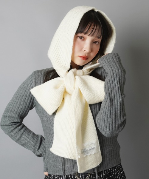 SPINNS(スピンズ)の「フード付きで即あざと可愛い♪2WAYリボンマフラー(マフラー・レディース・グレー/ホワイト・ONESIZE)」の11枚目の写真