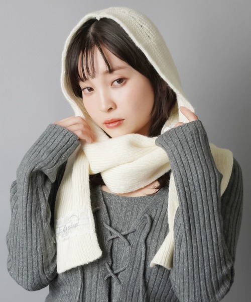 SPINNS(スピンズ)の「フード付きで即あざと可愛い♪2WAYリボンマフラー(マフラー・レディース・グレー/ホワイト・ONESIZE)」の12枚目の写真