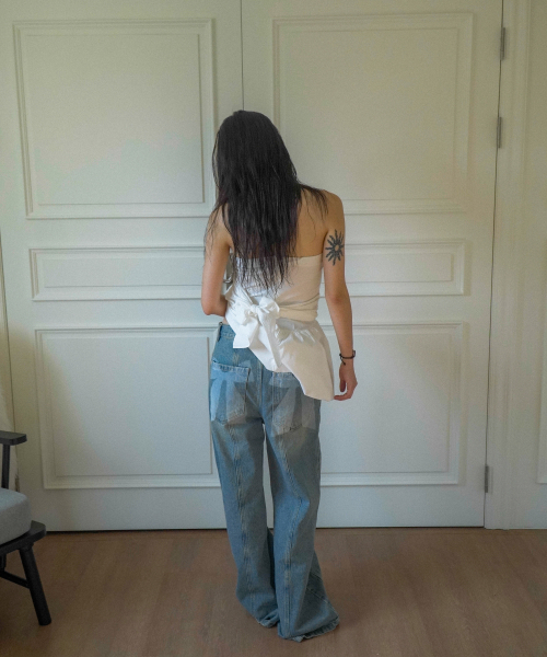 IUGAMAKARAS(イウガマカラス)の「Ribbon Denim Pants (Sand Blue)(デニムパンツ・レディース・その他・1/2)」の8枚目の写真