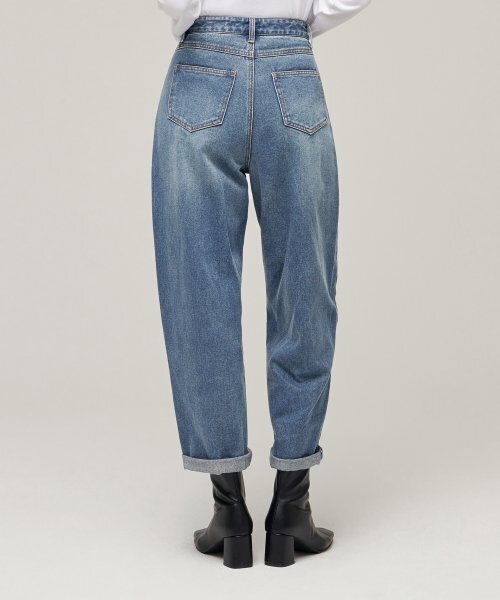 MUSINSA STANDARD WOMAN（ムシンサスタンダードウーマン）の「ウィメンズリラックスマムフィットデニムパンツ[ミディアムインディゴ]（デニムパンツ・レディース・その他・24/25/26/27）」の3枚目の写真