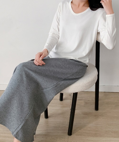 LOWO(ロワ)の「Vネック カットソー 長袖 レディース きれいめ 無地(Tシャツ/カットソー・レディース・ホワイト/ブラック・FREE)」の3枚目の写真