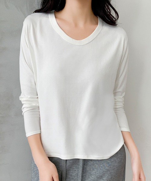LOWO(ロワ)の「Vネック カットソー 長袖 レディース きれいめ 無地(Tシャツ/カットソー・レディース・ホワイト/ブラック・FREE)」の4枚目の写真