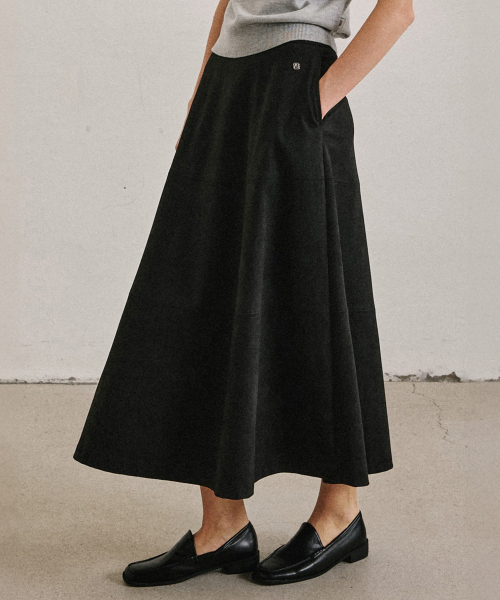 ARTID(アルティーダ)の「スエードフレアスカート_BLACK(スカート・レディース・ブラック・SMALL/MEDIUM)」の3枚目の写真