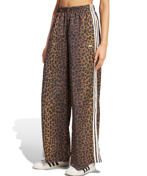adidas(アディダス)の「adidas WIDE LEG SATIN PANTS / アディダス ワイド レッグ サテン パンツ(その他パンツ・レディース・マルチ・S/M/L)」の2枚目の写真