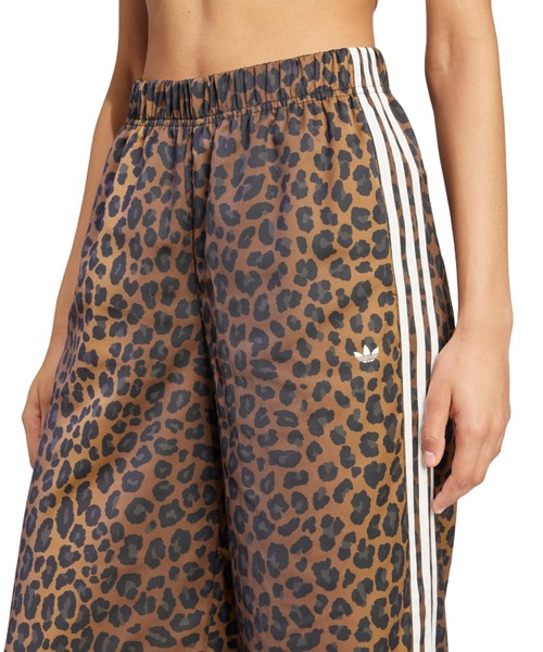 adidas(アディダス)の「adidas WIDE LEG SATIN PANTS / アディダス ワイド レッグ サテン パンツ(その他パンツ・レディース・マルチ・S/M/L)」の3枚目の写真