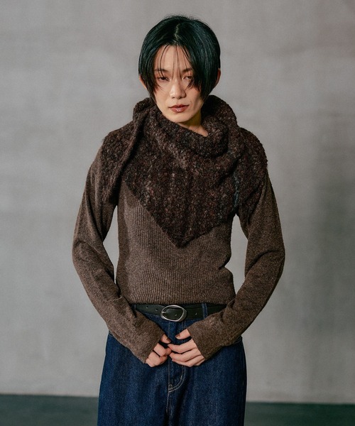 LEPSIM(レプシィム)の「三角ニットストール 606614(ストール/ショール・レディース・レッド/ブラウン/チャコールグレー・ONE SIZE)」の11枚目の写真