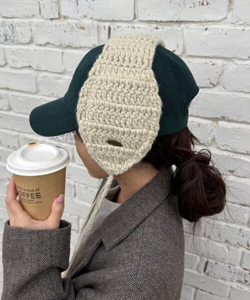 GEVACO（ゲバコ）の「【GEVACO】ボンボン付きイヤーマフラー（ハット・レディース・ホワイト/レッド/グレー・ONE SIZE）」の6枚目の写真