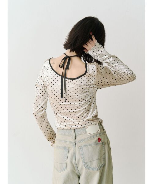 jouetie（ジュエティ）の「ドットベロアトップス コサージュ付き（Tシャツ/カットソー・レディース・ブラック/アイボリー/ブルー・MEDIUM）」の16枚目の写真